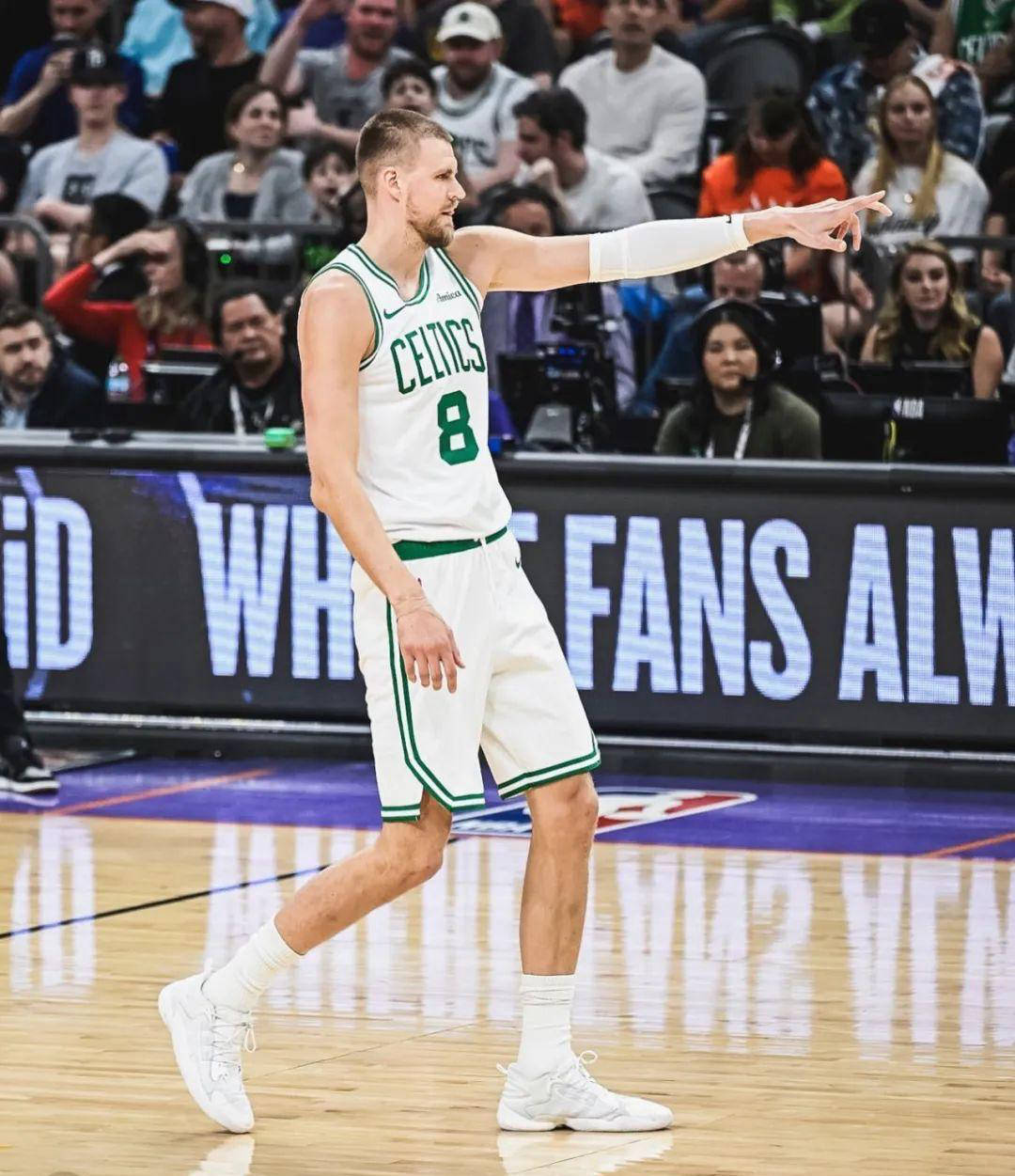 九游中文官网-波士顿凯尔特人训练开放日，集结日状态回暖引欢呼，NBA季后赛在即，高层口径保持一致的简单介绍-九游中文官网